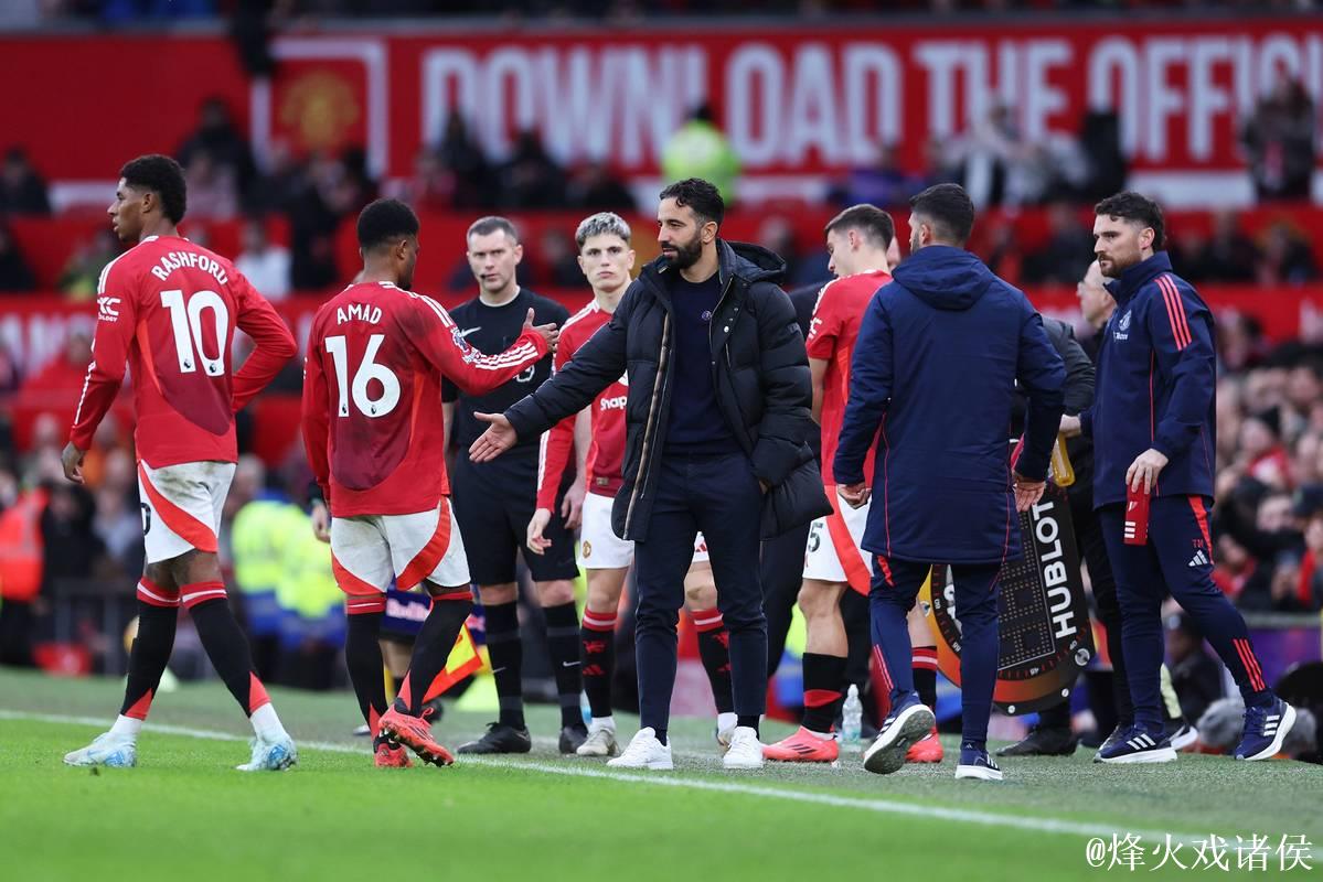 电讯报:超过10家球队想签梅努;曼联内部对阿莫林态度担忧 电讯报:超过10家球队想签梅努;曼联内部对阿莫林态度担忧