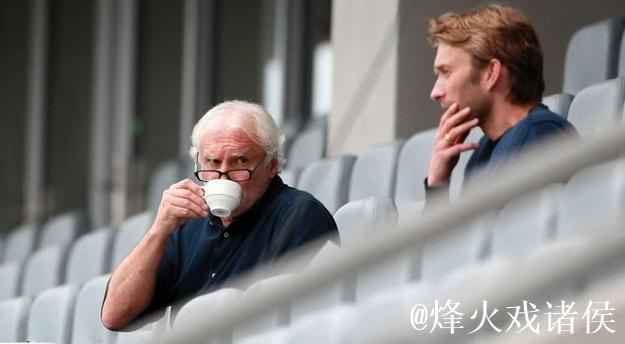 罗尔费斯：药厂在对抗中太软了，我们退缩了、在